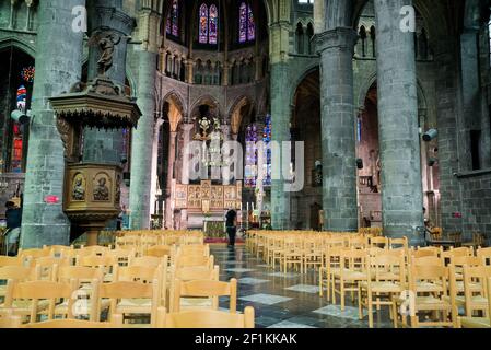 Vue intérieure de la cathédrale notre-Dame de Dinant Belgique Banque D'Images