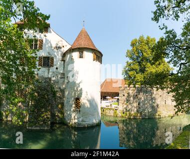 Château d'eau médiéval du XIIe siècle de Hallwyl en Suisse Banque D'Images