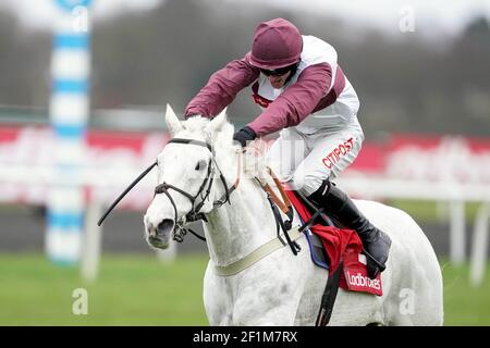 Photo du dossier datée du 26-12-2020, d'Adam Wdge Riding Silver Streak. Date de publication : Tueday le 9 mars 2021. Banque D'Images