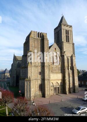 Photo sans date de la Cathédrale Saint-Samson de Dol, une église catholique romaine située à Dol-de-Bretagne, France. L'écrivain gallois le plus vendu Ken Follett a fait don des redevances de son livre "notre-Dame" publié après le feu du 15 avril 2019 à la commune de Dol-de-Bretagne pour restaurer la cathédrale Saint-Samson, classée monument historique depuis 1840. Photo de la Fondation du Patrimoine via ABACAPRESS.COM Banque D'Images