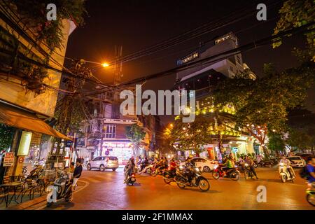 La vie nocturne au centre-ville de Hanoi au Vietnam Banque D'Images