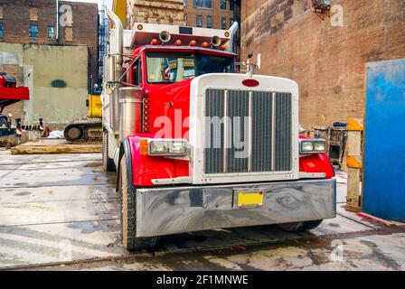 American Truck sur un chantier de construction à Manhattan, New York, NY, USA Banque D'Images