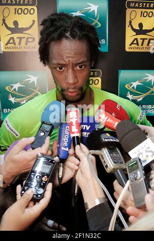 Gael MONFILS (FRA) s'entretient avec les médias après avoir perdu son match contre Novak DJOKOVIC (SRB) lors du BNP Paribas Masters Indoor 2014, au Palais Omnisports de Paris-Bercy, à Paris, France, jour 4, octobre 30, 2014. Photo Stephane Allaman / DPPI Banque D'Images