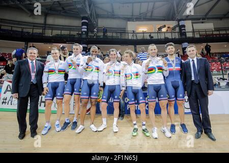 Michel Laugier (Maire de Montigny-le-Bretonneux), Michael D Almeida - Kevin Sireau - Gregory Bauge - Coquard Bryan / Kneisky Morgan - Francois Pervis, Lafargue Quentin (FRA), David Lappartient (Président de la Fédération française de cyclisme) lors des Championnats du monde de cyclisme sur piste de l'UCI au Vélodrome national, le 18 février 22, Saint-Quentin-en-Yvelines, le 2015 février France. Photo Stephane Allaman / DPPI Banque D'Images