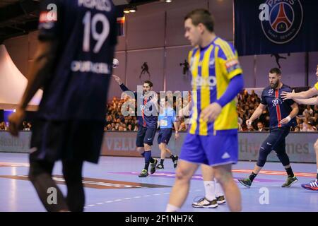 Nikola Karabatic (PSG Hanball), Luka Karabatic (PSG handball) lors du match de la Ligue des champions de l'EHF entre Paris Saint-Germain Handball et RK Celje Pivovarna Lasso, le 6 décembre 2015, à Halle Georges Carpentier, à Paris, France - photo Stephane Allaman / DPPI Banque D'Images