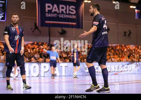 Nikola Karabatic (PSG Hanball), Luka Karabatic (PSG handball), Blaz Janc (RK Celje Pivovarna Lasso) pendant le match de la Ligue des champions de l'EHF entre Paris Saint-Germain Handball et RK Celje Pivovarna Lasso, le 6 décembre 2015, à Halle Georges Carpentier, à Paris, en France - Stephane / DPPI Allane Banque D'Images