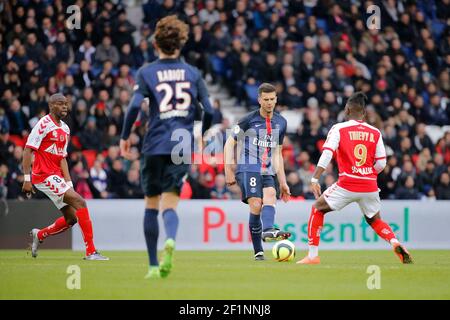 Thiago Motta Santon Olivares (psg), Thievy Bifouma (Stade de Reims), Prince Oniangue (Stade de Reims), Adrien Rabiot (psg) lors du championnat de France Ligue 1 match de football entre Paris Saint Germain et Stade de Reims le 20 février 2016 au stade du Parc des Princes à Paris, France - photo Stephane Allaman / DPPI Banque D'Images