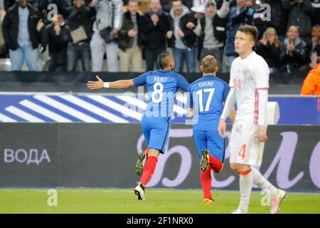 Dimitri Payet (West Ham FC) (FRA), Lucas digne (AS Rome) (FRA) lors du match international de football 2016 (football) entre la France et la Russie le 29 mars 2016 au Stade de France à Saint Denis, France - photo Stephane Allaman / DPPI Banque D'Images