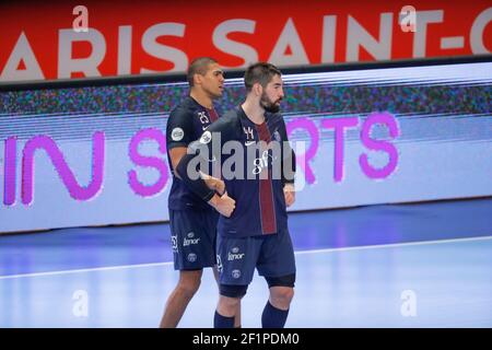 Nikola Karabatic (PSG Hanball), Daniel Narcisse (PSG Hanball) lors du championnat de France Lidl StarLigue Handball match entre Paris Saint-Germain Handball et Montpellier Handball le 23 novembre 2016 au stade Pierre de Coubertin à Paris, France - photo Stephane Allaman / DPPI Banque D'Images
