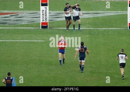 Beauden Barrett (NZL) (TOUS NOIRS) a marqué un but, Julian Savea (NZL) (TOUS NOIRS), Remi Lamerat (FRA) lors du match de rugby d'automne entre la France et la Nouvelle-Zélande le 26 novembre 2016 au Stade de France à Saint Denis, France - photo Stephane Allaman / DPPI Banque D'Images