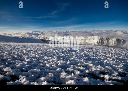 Glacier Decken au sommet du mont Kilimanjaro, pic Uhuru, Tanzanie, Afrique Blick auf den DECKENGLETSCHER, Gletscher auf dem Kilimanjaro, PIC UHURU, T Banque D'Images