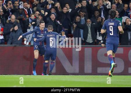 Julian Draxler (PSG) a marqué un but et l'a célébré avec Marco Verratti (psg) lors de la Ligue des champions de l'UEFA, ronde de 16, 1ère étape entre Paris Saint-Germain et FC Barcelone le 14 février 2017 au stade du Parc des Princes à Paris, France - photo Stephane Allaman / DPPI Banque D'Images