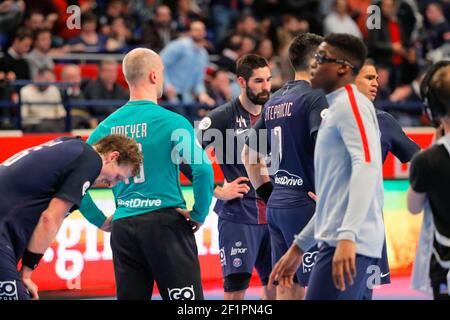 Luka Stepancic (PSG Hanball), Nikola Karabatic (PSG Hanball), Daniel Narcisse (PSG Hanball), Thierry Omeyer (PSG Hanball), Luc Abalo (PSG Hanball), Jesper Nielsen (PSG Handball) ont perdu le match de handball de la coupe française entre Paris Saint Germain Handball et Montpellier le 22 février dernier. 2017 au stade Pierre de Coubertin à Paris, France - photo Stephane Allaman / DPPI Banque D'Images