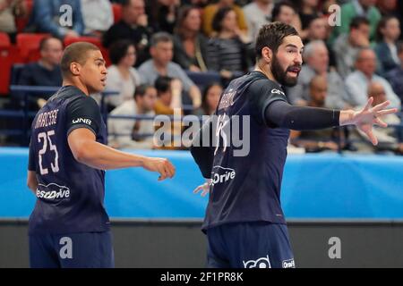 Nikola Karabatic (PSG Hanball), Daniel Narcisse (PSG Hanball) lors de la Ligue des champions de l'EHF, ronde 8, 2e match de handball de la jambe entre Paris Saint-Germain Handball et SC Pick Szeged, le 29 avril 2017 au stade Pierre de Coubertin à Paris, France - photo Stephane Allaman / DPPI Banque D'Images