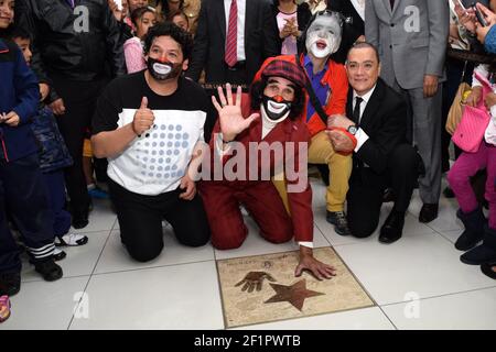 Ciudad de México, 08 marzo 2021– Muere el famoso payaso mexicano Cepillín (El payasito de la Tele), murió tras ser Hospitalizado de emergencia la semana pasada por una lesión en la columna, fleció a los 75 años Ricardo González Gutiérrez, “Cepillín”. @cepillintv #Cepellin durante la develación de sus huellas en Plaza Galerías. (Foto: @pacomxdf Francisco MORALES/DAMMPHOTO NortePhoto.com) Banque D'Images