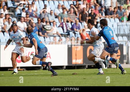 Daniel William carter - Dan carter (Racing Metro 92) a donné le ballon à Anthony Tuitavake (Racing Metro 92), Benjamin Urdapilleta (Castres Olympique), Taylor Paris (Castres Olympique) lors du championnat français Top 14 Rugby Union match entre Racing Metro 92 et Castres Olympique, le 26 août 2017, Au stade Yves du Manoir à Colombes, France, photo Stephane Allaman / DPPI Banque D'Images