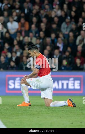 Radamel Falcao Garcia Zarate, Radamel Falcao (MONACO), genou sur le sol lors du championnat français L1 match de football entre Paris Saint-Germain (PSG) et Monaco, le 15 avril 2018 au Parc des Princes, Paris, France - photo Stephane Allaman / DPPI Banque D'Images