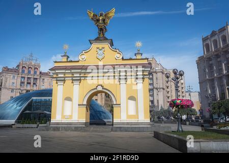 Porte de Lyadsky à la place de l'indépendance - Kiev, Ukraine Banque D'Images