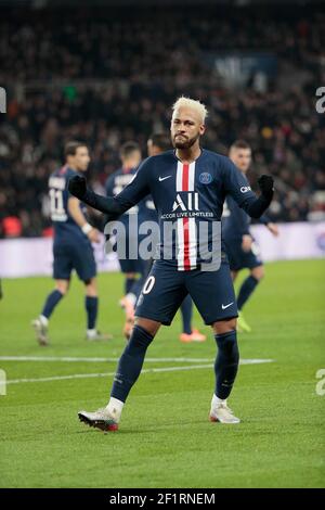Neymar da Silva Santos Junior - Neymar Jr (PSG) a marqué un but et une célébration, Angel Di Maria (PSG), Mauro ICARDI (PSG), Marco Verratti (PSG), Idrissa GUEYE (PSG) en arrière-plan lors du match de football L1 du championnat français entre Paris Saint-Germain et AS Monaco le 12 janvier, 2020 au stade du Parc des Princes à Paris, France - photo Stephane Allaman / DPPI Banque D'Images