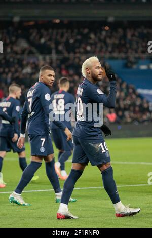 Neymar da Silva Santos Junior - Neymar Jr (PSG) a marqué un but de pénalité, a réagi, célébration, Kylian Mbappe (PSG), Mauro ICARDI (PSG), Marco Verratti (PSG) lors du match de football L1 du championnat français entre Paris Saint-Germain et AS Monaco le 12 janvier 2020 au stade du Parc des Princes à Paris, France - photo Stephane Allaman / DPPI Banque D'Images