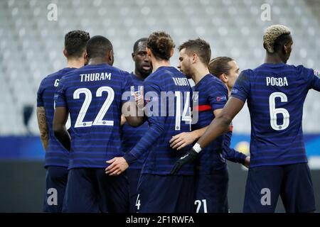 Olivier Giroud (FRA) a marqué un but, célébration avec Marcus Thuram (FRA), Moussa Sissoko (FRA), Adrien Rabiot (FRA), Paul Pogba (FRA), Antoine Griezmann (FRA) lors du match de football de la Ligue des Nations de l'UEFA entre la France et la Suède le 17 novembre 2020 au Stade de France à Saint-Denis, France - photo Stephane Allaman / DPPI Banque D'Images