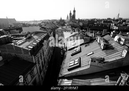 Vue de dessus du centre de Cracovie, Pologne. Photo en noir et blanc. Banque D'Images