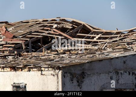 Une maison ruinée lors d'une frappe d'artillerie à Agdam par les forces armées arméniennes. Arrêter le terrorisme Banque D'Images