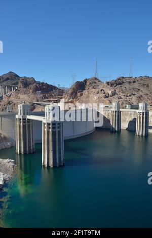 Barrage Hoover et lac Mead depuis l'Arizona, Arizona, États-Unis Banque D'Images