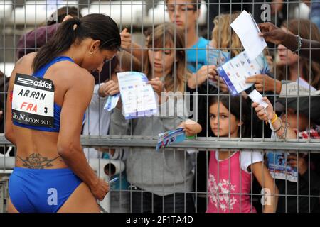 ATHLÉTISME - DECANATION 2011 - NICE (FRA) - 18/09/2011 - PHOTO : PHILIPPE MILLERAU / KMSP / DPPI - FEMMES - 100 M - CHRISTINE ARRON (FRA) Banque D'Images