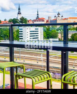 Urban Rooftop café, Tallinn, Estonie Banque D'Images