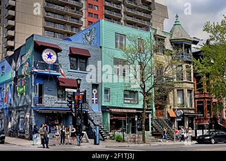 Quartier résidentiel avec maisons en architecture variée, plateau Mont-Royal; Montréal, Canada province, Québec. Banque D'Images