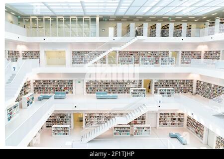 Vue sur l'intérieur de la bibliothèque municipale de Stuttgart Banque D'Images