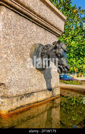 Une gouttière de 1907, présentée par la National Humane Alliance, est photographiée, le 6 mars 2021, dans Mobile, Alabama. Banque D'Images