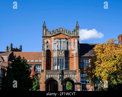 Le bâtiment King Edward VII de l'Université de Newcastle sur un jour d'automne ensoleillé Banque D'Images