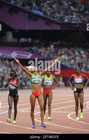 JEUX OLYMPIQUES DE LONDRES 2012 - STADE OLYMPIQUE , LONDRES (ENG) - 10/08/2012 - PHOTO : STEPHANE KEMPINAIRE / POOL / KMSP / DPPIATHLETICS - 5000 M FEMMES - FINALE - MÉDAILLE D'OR - MESERET DEFAR (ETH) Banque D'Images