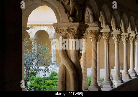 Baptistère vue du cloître, Cathédrale Saint-Sauveur, Aix-en-Provence, France Banque D'Images