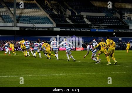 Londres, Royaume-Uni. 09e mars 2021. Wycombe Wanderers coup de pied gratuit sur le but à Londres, Royaume-Uni le 3/9/2021. (Photo de Richard Washbrooke/News Images/Sipa USA) crédit: SIPA USA/Alay Live News Banque D'Images