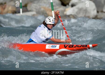 Canoë-kayak - Championnat d'Europe Slalom Junior et moins de 23 ans - Bourg-Saint-Maurice , FRANCE - jour 1 - 30/07/2013 - photo JULIEN CROSNIER / KMSP / DPPI - Juniors - Canoe Women - Charlotte Abba (FRA) Banque D'Images