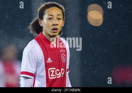 AMSTERDAM, PAYS-BAS - MARS 8: Kian Fitz-Jim de Jong Ajax pendant le match néerlandais de Keukenkampioendivisiie entre Ajax U23 et le FC Den Bosch à de Toek Banque D'Images