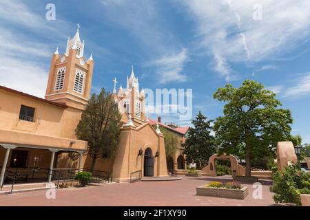 Église San Felipe de Neri dans la place de la vieille ville d'Albuquerque. Banque D'Images