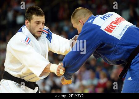 Alexandre Iddir (-90kg) de France est en compétition contre Gergo Fogasy de Hongrie lors de la deuxième manche des Championnats d'Europe, le 26 avril 2014, au Park&Suites Arena de Montpellier, France. Photo Philippe Millereau / KMSP / DPPI Banque D'Images