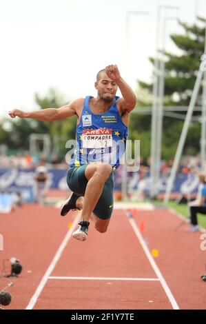 Benjamin Compaore (FRA) sur Triple Jump Men lors des Championnats de France élite 2014, au Stade Georges-Hebert, Reims, France, le 12 juillet 2014. Photo Stephane Kempinaire / KMSP / DPPI Banque D'Images