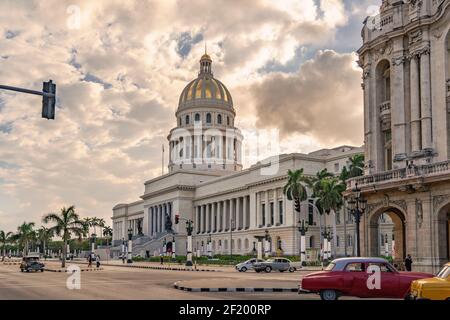 La Havane Cuba. 25 novembre 2020 : vue extérieure du Capitole de la Havane, une zone visitée par les touristes et les Cubains Banque D'Images