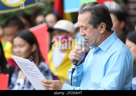 Sydney, Australie. 10 mars 2021. Les Tibétains et les partisans commémorent le 62e jour du soulèvement tibétain par des rassemblements dans des villes d'Australie et du monde entier. À Sydney, les manifestants ont organisé un rassemblement à Martin place avant de marcher jusqu'au consulat général de la République populaire de Chine, situé au 39, rue Dunblane, à Camperdown. Le 10 mars 1959, près d’une décennie après l’invasion chinoise, les Tibétains sont descendus dans les rues de la capitale Lhassa pour protéger leur dirigeant, le Dalaï Lama et l’avenir de leur nation. La répression brutale de la Chine a entraîné la perte de milliers de vies tibétaines et a forcé le Dalaï Lama à fuir vers l'exi Banque D'Images