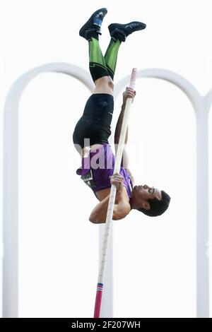 Kevin Menaldo de France est en compétition dans Pole Vault Men lors de la rencontre internationale d'athlétisme Herculis, IAAF Diamond League, Monaco le 17 juillet 2015 au stade Louis II à Monaco, France - photo Jean-Marie Hervio / KMSP / DPPI Banque D'Images