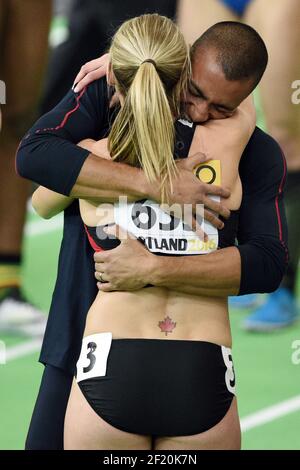 Brianne Theisen Eaton, du Canada, félicite son mari Ashton Eaton au Pentathlon après sa victoire aux Championnats du monde en salle de l'IAAF au Centre des congrès de l'Oregon, à Portland, aux États-Unis, le 18 mars 2016 - photo Philippe Millereau / KMSP / DPPI Banque D'Images