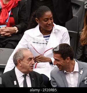 Président de la Fédération française de tennis Jean Gachassin, co-président de la candidature Paris 2024 Tony Estanguet, et Marie-JO Perec lors de l'Open de tennis français Roland Garros 2016, final single Men, le 5 juin 2016, au stade Roland Garros à Paris, France - photo Philippe Millereau / KMSP / DPPI Banque D'Images