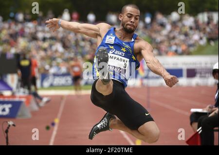 Benjamin Compaore (FRA) participe à la finale de saut long masculin lors de l'élite des Championnats de France d'athlétisme, à Angers, France, les 24 et 26 juin 2016 - photo Stephane Kempinaire / KMSP / DPPI Banque D'Images