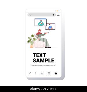 femme arabe patiente discutant avec les médecins dans les fenêtres de navigateur web consultation médicale en ligne quarantaine du coronavirus concept d'auto-isolement écran de smartphone illustration vectorielle Illustration de Vecteur