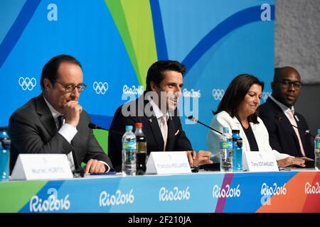 Conférence de presse Paris 2024 avec le Président français François Hollande, Tony Estanguet, Anne Hidalgo et Teddy Riner pendant les Jeux Olympiques RIO 2016, le 5 août 2016, à Rio, Brésil - photo Pool KMSP / DPPI Banque D'Images